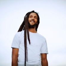 Julian Marley + Vanupi&eacute;